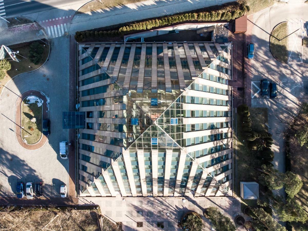Piramida Park Hotel & Wellness 蒂黑 外观 照片